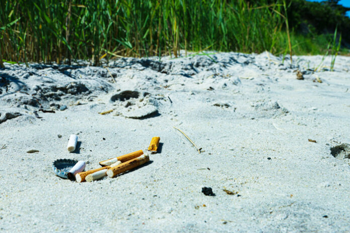 Cigarrillos en playas