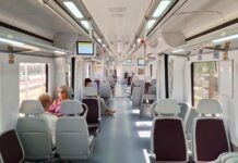 Renfe ofrece 1700 plazas adicionales en trenes de Cercanías para asistir a la Tomatina de Buñol
