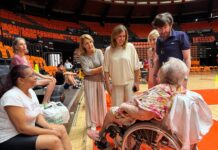 Imágenes de los evacuados de El Saler en La Fonteta