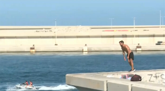 Cada día varios jóvenes hacen saltos de riesgo desde zonas prohibidas del Puerto de Valencia