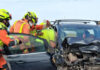 Dos atrapados en choque frontal en un accidente de tráfico en Sueca