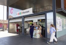 Metrovalencia y la EMTRE se suman a la celebración de la Semana Europea de la Movilidad con acciones de educación ambiental Uno de los puestos informativos de EMTRE a la entrada del metro en Manises