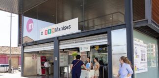 Metrovalencia y la EMTRE se suman a la celebración de la Semana Europea de la Movilidad con acciones de educación ambiental Uno de los puestos informativos de EMTRE a la entrada del metro en Manises