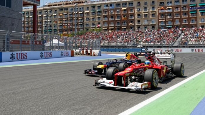 7televalencia Formula 1 Valencia Fernando Alonso con su Ferrari en el circuito urbano de Valencia. EFE