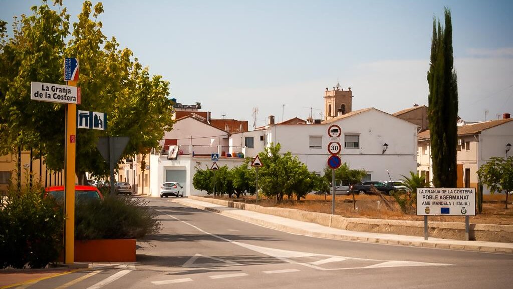 La Granja de la Costera se localiza 5 kilómetros de Xàtiva. Turisme la Costera