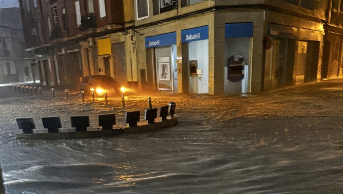 7televalencia Moncada inundación Inundación en la plaza Creu de Quintana de Moncada