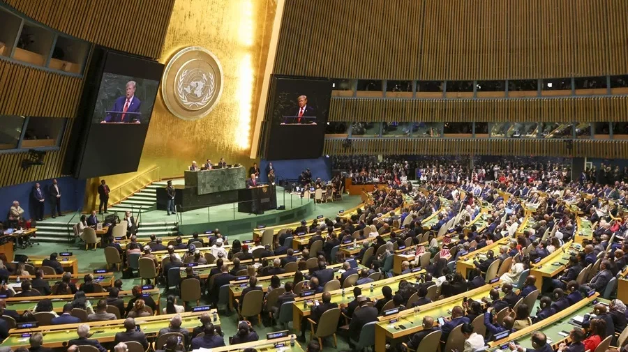 El presidente de Estados Unidos, Donald Trump, habla ante la Asamblea General de la ONU, este 22 de septiembre de 2026, en Nueva York. EFE/Sarah Yenesel
