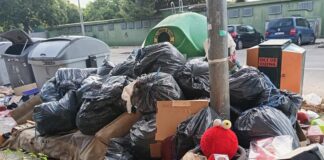 Basura acumulada a Paterna