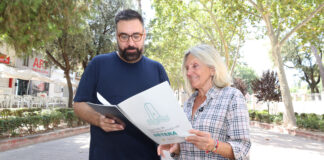 Manuel Pérez y Elia Verdevío en la alameda de Bétera
