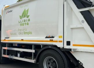 Llíria retira prop de 37 tones de trastos i voluminosos durant els mesos d’estiu Camió de recollida de residus de Llíria