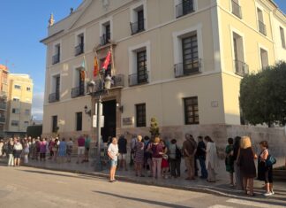El viatge a Màlaga per a persones majors de Paterna registra una resposta multitudinària i esgota les seues 800 places el primer dia de l’oferta Coles a l'Ajuntament de Paterna