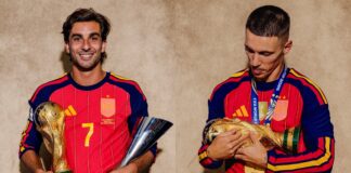 Ferran Torres y Grimaldo en la sesión fotográfica tras la final del Mundial. FIFA