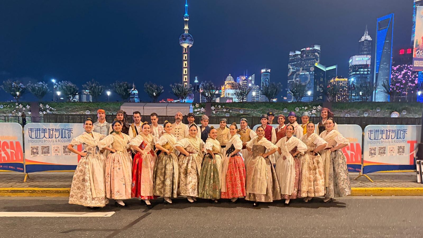 El folklore valenciano, presente en Shanghai