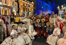 De València a Shanghái: el folklore valenciano conquista China con el Grup de Danses de Moncada Grup de Danses de Moncada en Shanghai