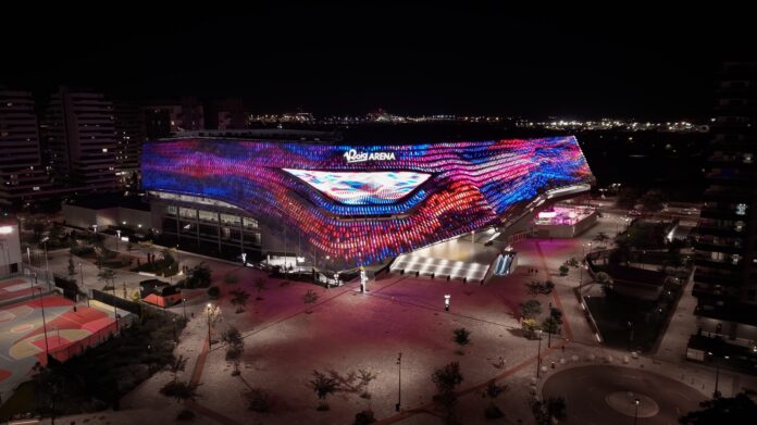 7televalencia-roig-arena El Roig Arena cambia sus espectáculos de luces nocturnos con fuego, dragones en un gran homenaje a Valencia