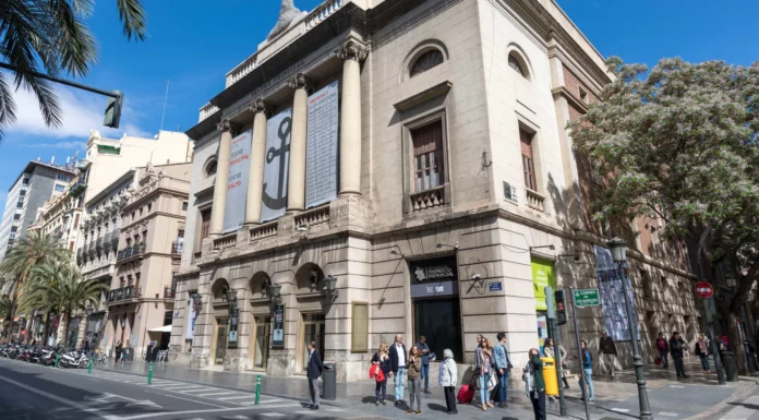Todas las deficiencias que obligan a cerrar el Teatro Principal Teatro Principal de València