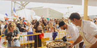Celebración del World Paella Day en la Marina de Valencia.