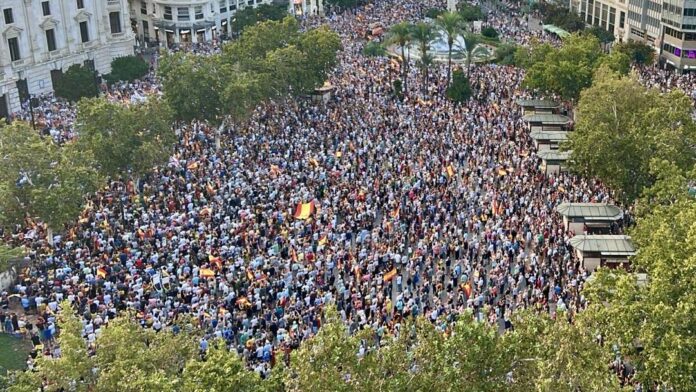 7televalencia-concentracion-ceuta Imagen de la Plaza del Ayuntamienot durante la concentración de este 2 de septiembre / Ayto Valencia