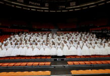 Las 146 candidatas ya miran hacia la noche más esperada: así afrontan la recta final antes del Roig Arena Las candidatas durante el ensayo en Fonteta