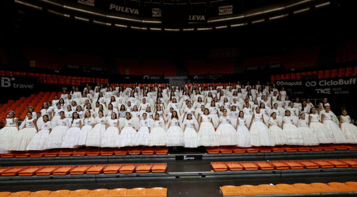Las candidatas durante el ensayo en Fonteta
