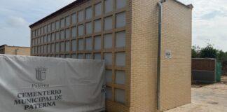 Imagen de archivo construcción nichos en el Cementerio Municipal de Paterna