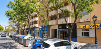 La Policía busca a un joven peligroso en Valencia tras mata a su padrastro con una mancuerna