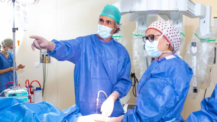 7televalencia-cirugia La cirugía bariátrica robótica Da Vinci mejora la salud y la calidad de vida de las personas con obesidad