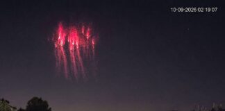 Un 'duende rojo' o 'sprite' captado en Valencia. X: @MeteoAyora