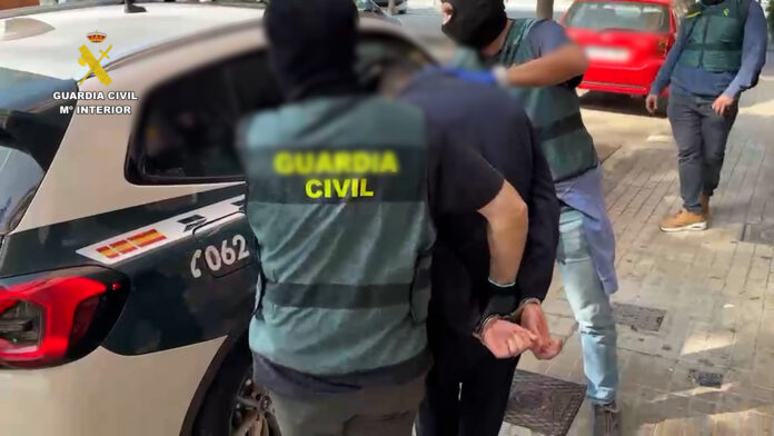 7televalencia-blocus Detienen en Picanya al presunto creador del movimiento 'Blocus' en España