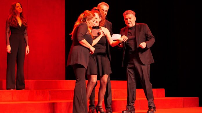 7televalencia-besos-talia El gran fenómeno teatral valenciano se reinventa: Albena Teatre estrena 'Besos' en el Teatre Talia