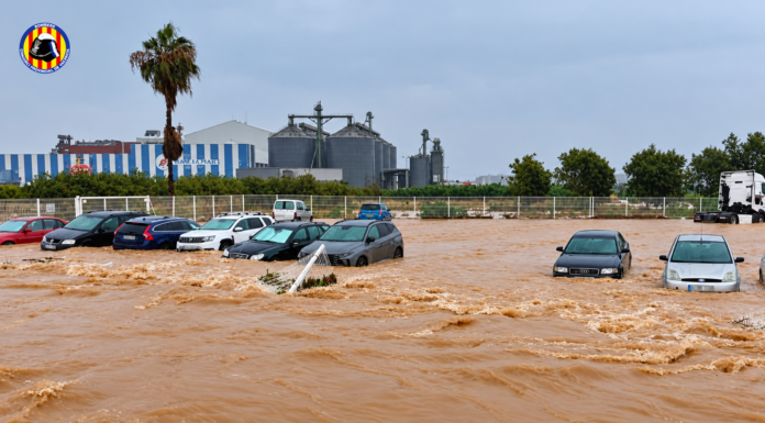 La dana confina 145 municipios de Valencia y Alicante ante las lluvias torrenciales y las inundaciones La dana confina 145 municipios de Valencia y Alicante ante las lluvias torrenciales y las inundaciones