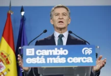 Feijóo responde a Sánchez tras la convocatoria electoral: «Por fin decidirán los españoles» El líder del Partido Popular Alberto Núñez Feijóo, durante una comparecencia hoy en la sede del partido en la calle Génova de Madrid. EFE/ Mariscal
