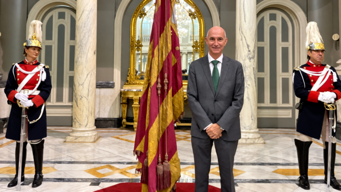 7televalencia-jose-gosalbez Gosálbez, portador de la Senyera: «Ser muy valenciano es ser muy español»