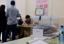 Elecciones Generales 29N: ¿Cuándo es el sorteo de mesas electorales, cuánto dinero pagan y cómo librarse? Foto de archivo de una mesa electoral. EFE