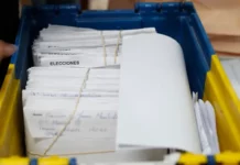 Abierto el plazo para solicitar el voto por correo: cómo pedirlo y fechas clave Voto por correo. EFE
