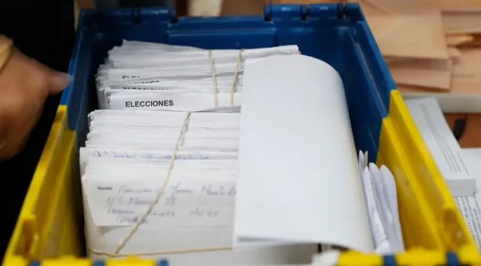 Abierto el plazo para solicitar el voto por correo: cómo pedirlo y fechas clave Voto por correo. EFE