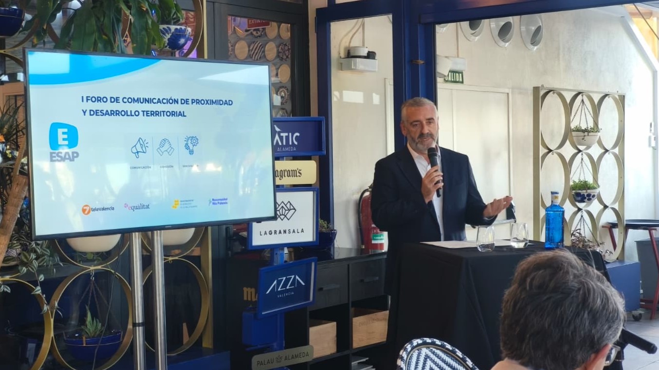 Carlos Gil Santiago en la apertura institucional de la primera jornada del foro