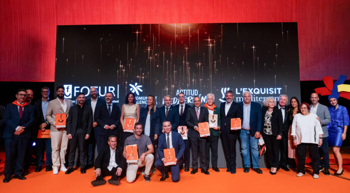 Fotur reúne a la mayor convocatoria del sector turístico valenciano en su Gala Aniversario y IV Edición Premios Turismo Fotur reúne a la mayor convocatoria del sector turístico valenciano en su Gala Aniversario y IV Edición Premios Turismo