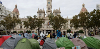 Valencia podría quedarse sin mascletà el 9 d’Octubre por la acampada de la vivienda