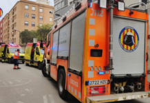Un hombre incendia su vivienda y se atrinchera con un soplete Un hombre incendia su vivienda y se atrinchera con un soplete