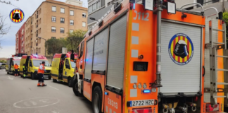 Un hombre incendia su vivienda y se atrinchera con un soplete