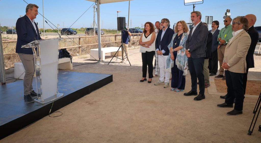 El conseller de Transportes, Martínez Mus, en la inauguración de la placa conmemorativa de Torrent El conseller de Transportes, Martínez Mus, en la inauguración de la placa conmemorativa de Torrent