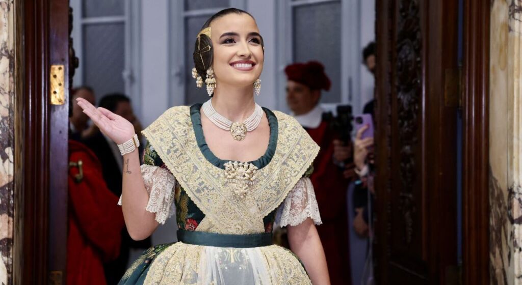 Carmen Prades en su proclamación Carmen Prades en su proclamación